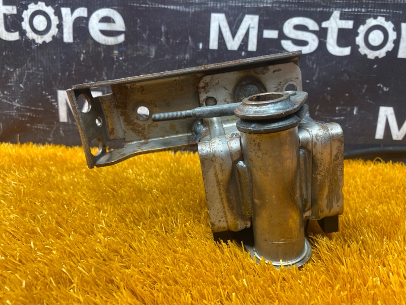 Педаль стояночного тормоза, 1000 рублей, Красноярск