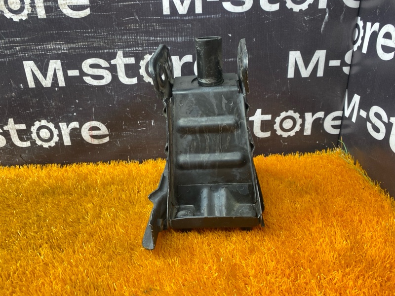 крепление бампера, 300 рублей, Красноярск