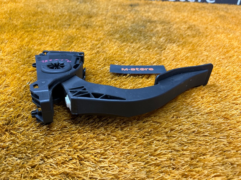 педаль газа, 300 рублей, Красноярск