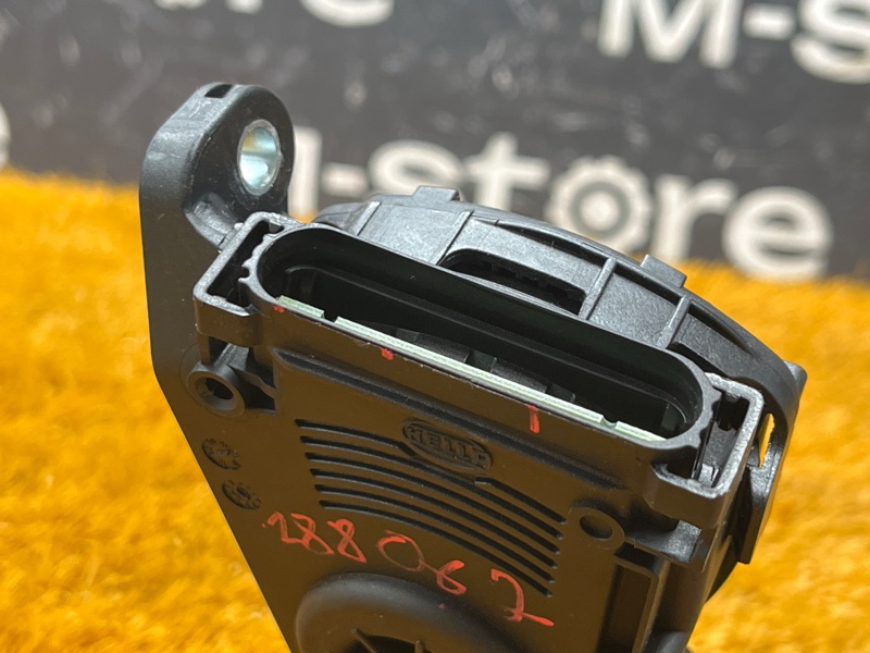 педаль газа, 300 рублей, Красноярск