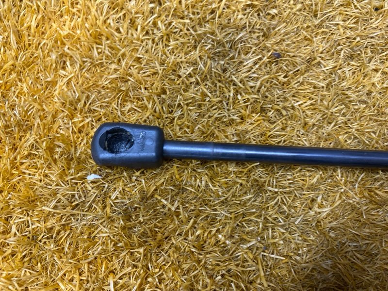 амортизатор капота, 500 рублей, Красноярск