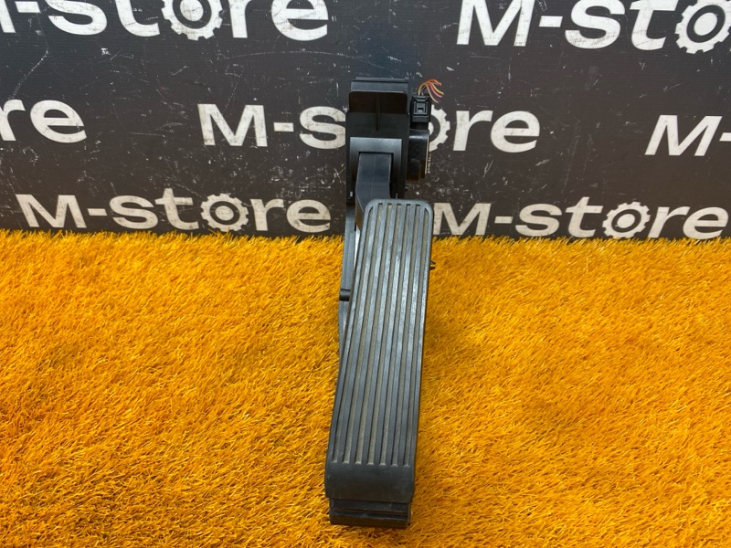 педаль газа, 1000 рублей, Красноярск