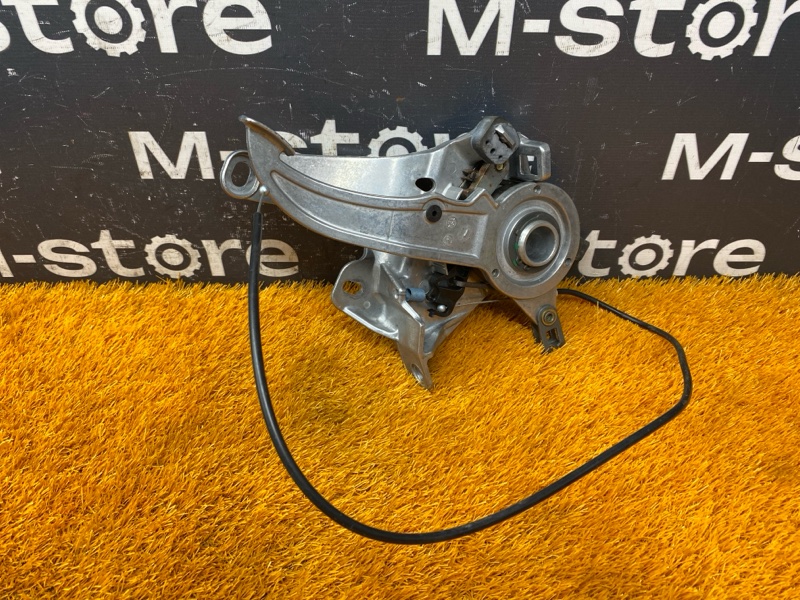 Педаль стояночного тормоза, 1000 рублей, Красноярск