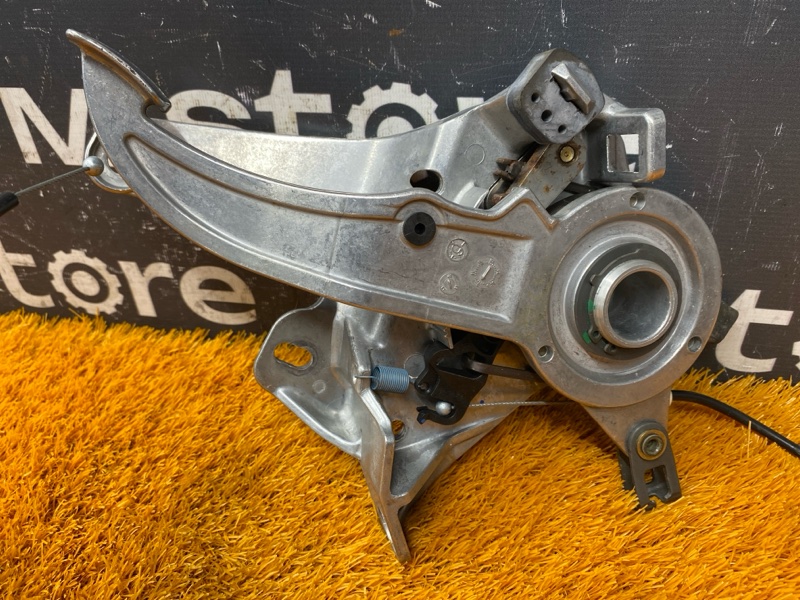 Педаль стояночного тормоза, 1000 рублей, Красноярск