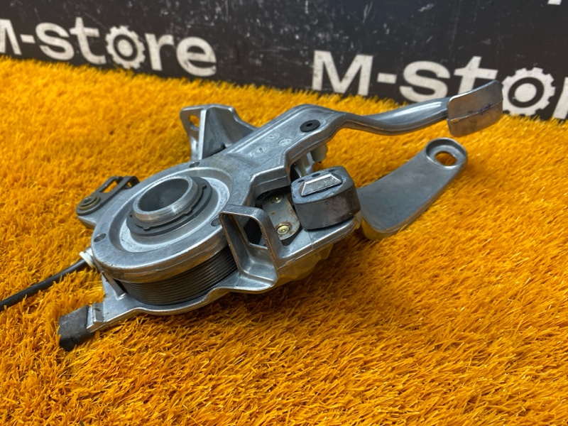 Педаль стояночного тормоза, 1000 рублей, Красноярск