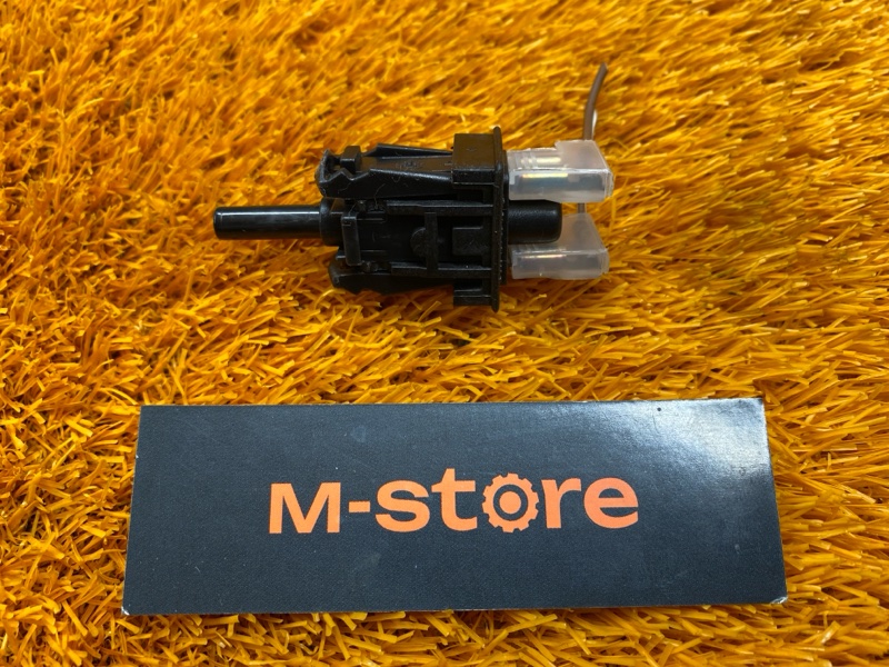 Концевик стояночного тормоза, 900 рублей, Красноярск