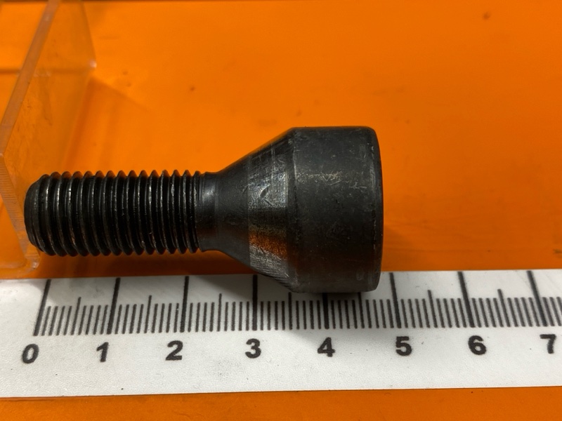 болт колесный(секретка), 2000 рублей, Красноярск