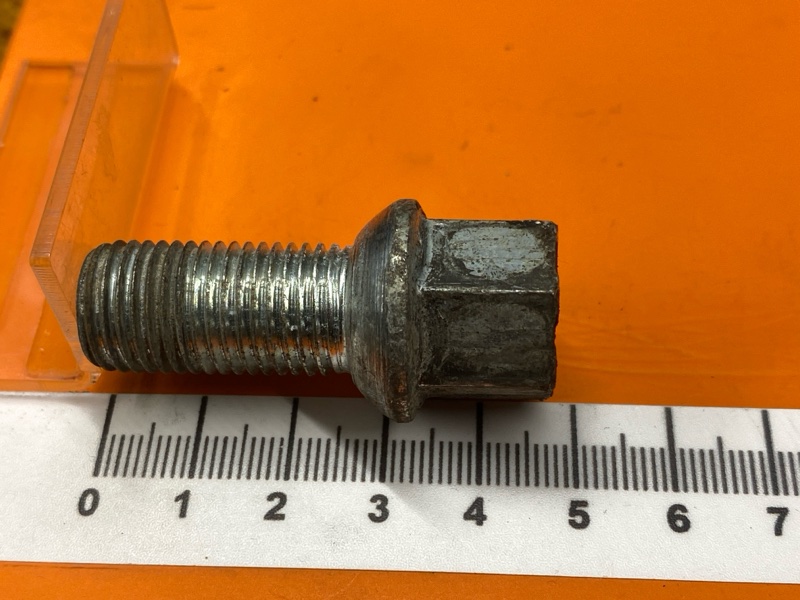 болт колесный, 1600 рублей, Красноярск