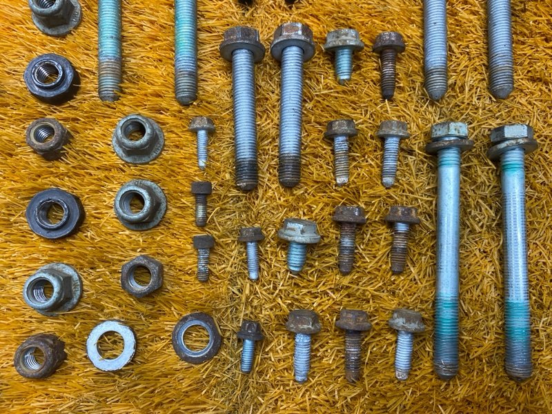 Болты и гайки задней подвески, 1000 рублей, Красноярск