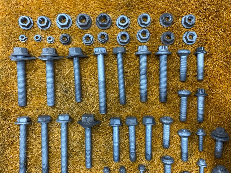 болты и гайки, 1000 рублей, Красноярск