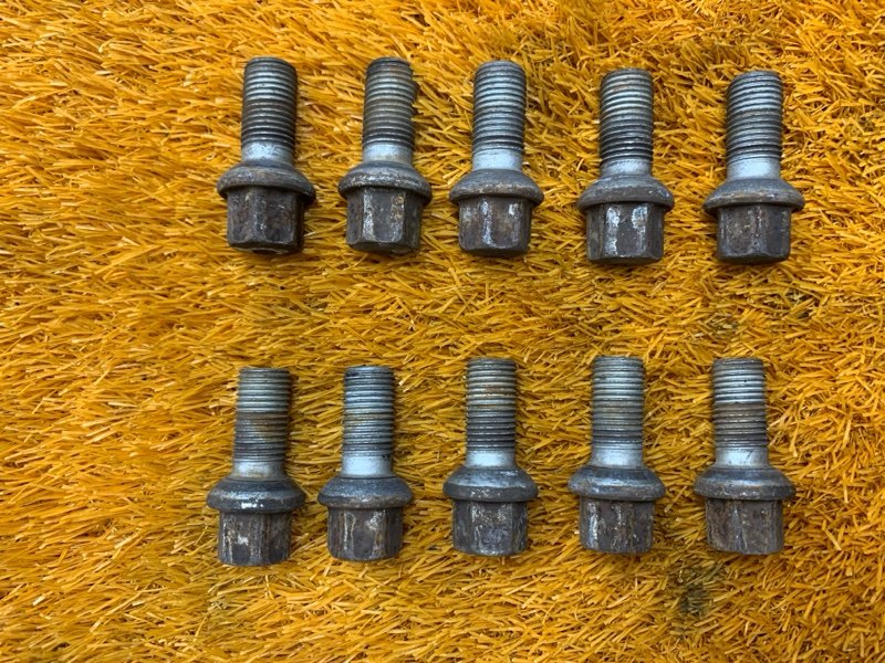 болт колесный, 2000 рублей, Красноярск