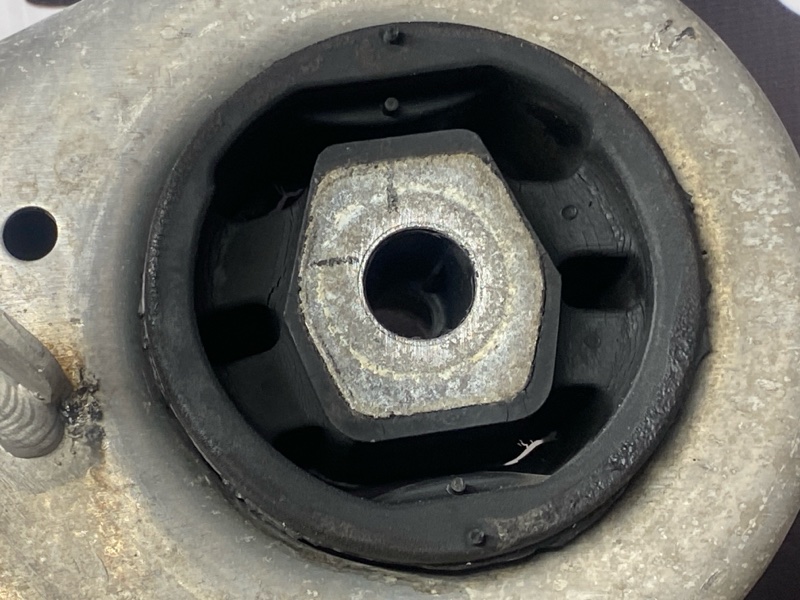 Балка поперечная (подрамник), 1700 рублей, Красноярск