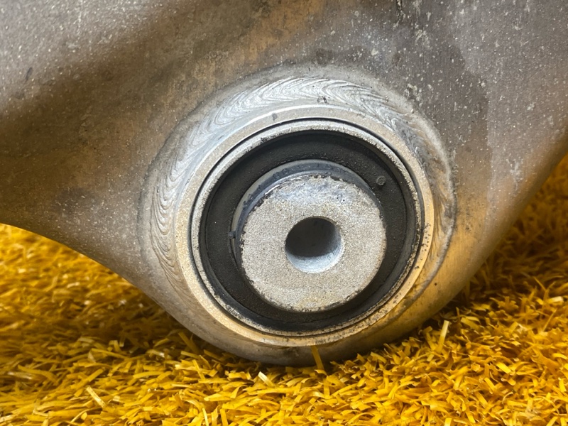 Балка поперечная (подрамник), 1700 рублей, Красноярск