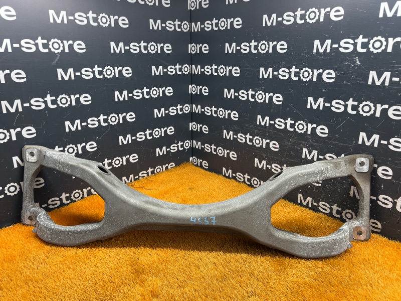 Балка поперечная (подрамник), 700 рублей, Красноярск