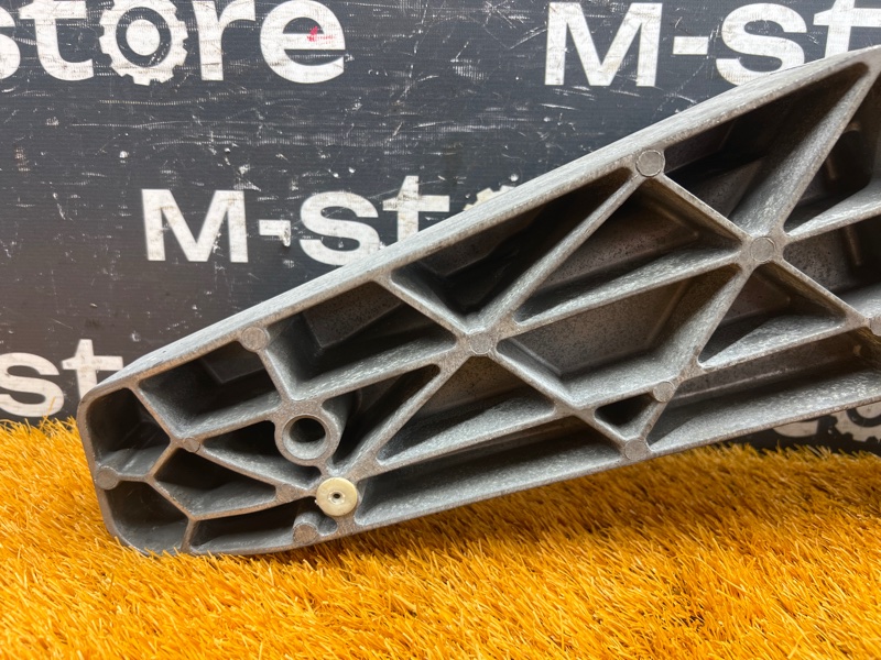 Кронштейн КПП, 500 рублей, Красноярск