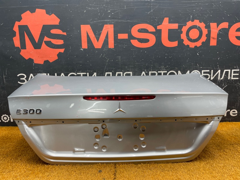 крышка багажника, 1000 рублей, Красноярск