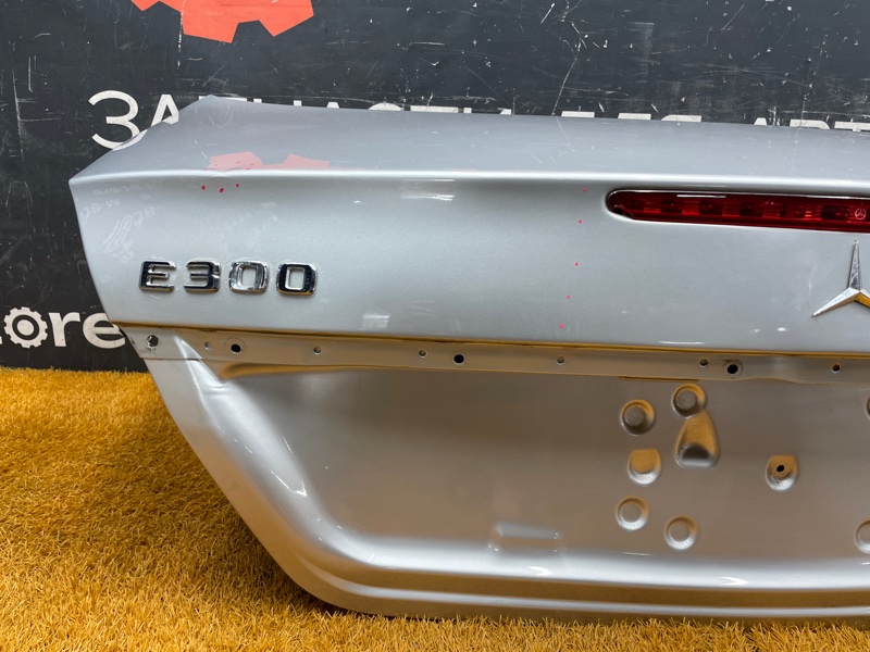 крышка багажника, 1000 рублей, Красноярск