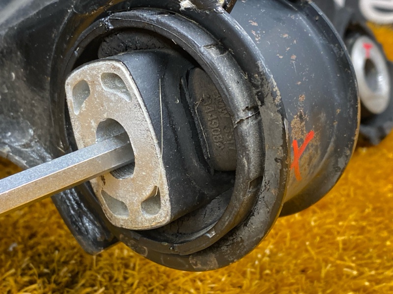 Балка поперечная (подрамник), 1500 рублей, Красноярск