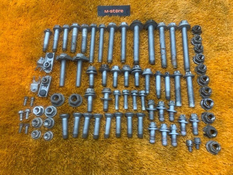 Болты и гайки задней подвески, 1000 рублей, Красноярск