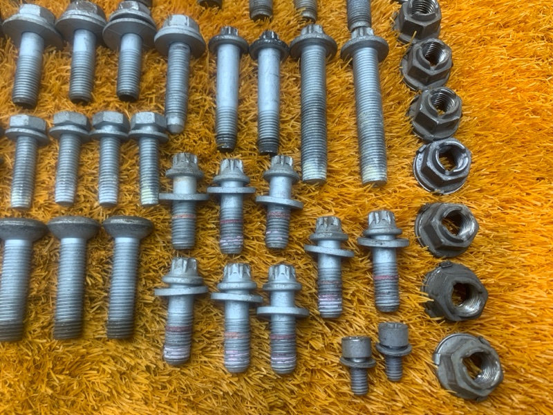 Болты и гайки задней подвески, 1000 рублей, Красноярск