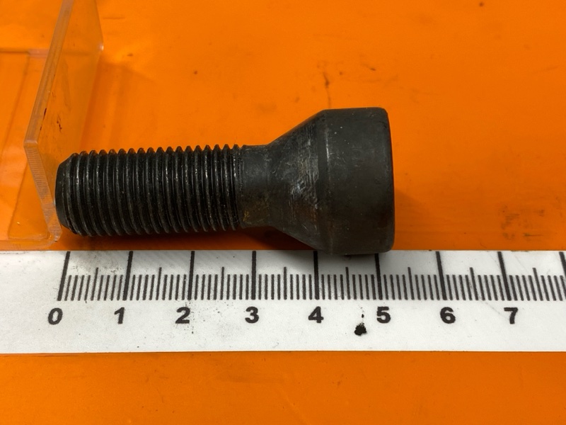 болт колесный(секретка), 2000 рублей, Красноярск