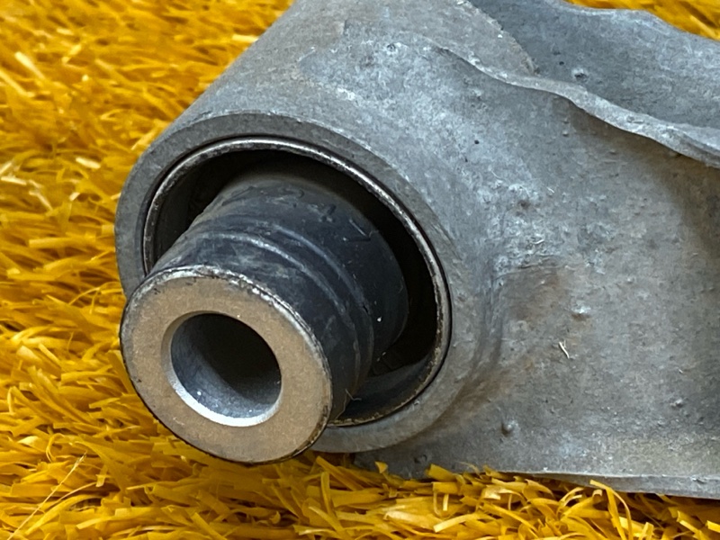 Рычаг подвески верхний, 1000 рублей, Красноярск