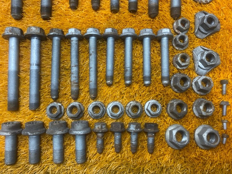 Болты и гайки задней подвески, 900 рублей, Красноярск