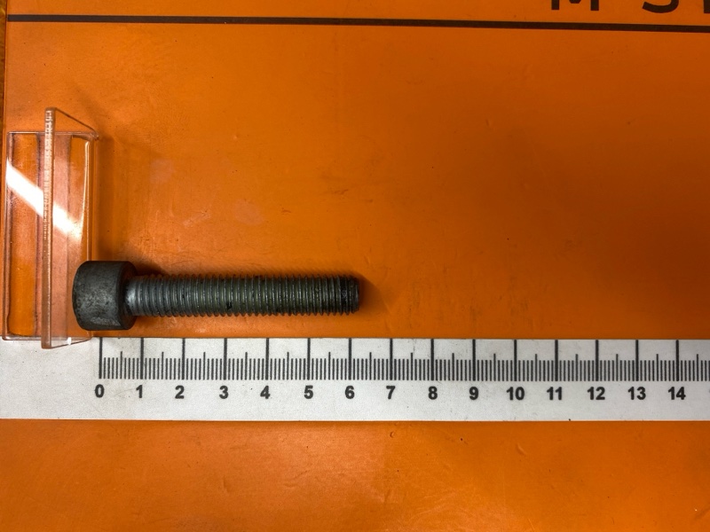 Болт привода, 500 рублей, Красноярск