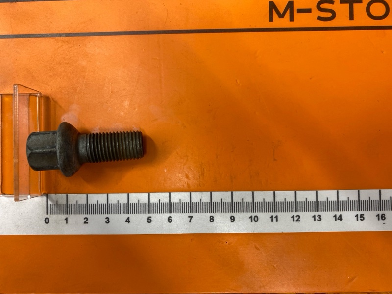 болт колесный, 2000 рублей, Красноярск