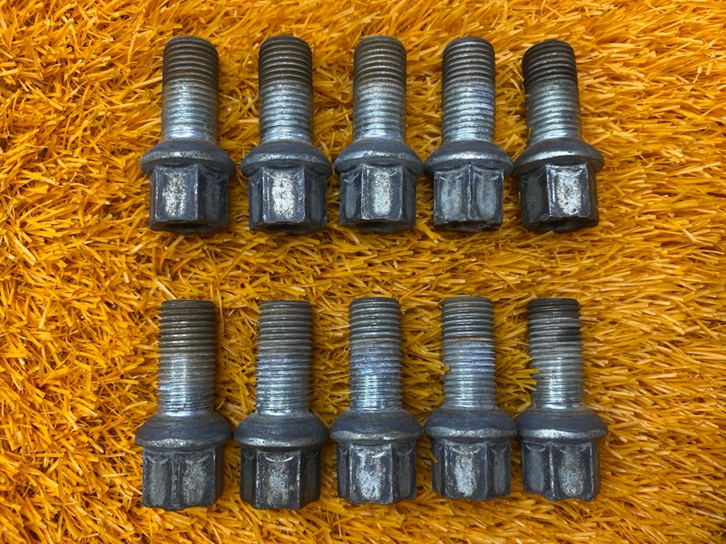 болт колесный, 2000 рублей, Красноярск