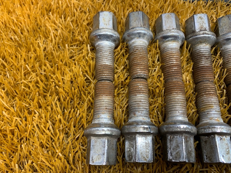 болт колесный, 2000 рублей, Красноярск