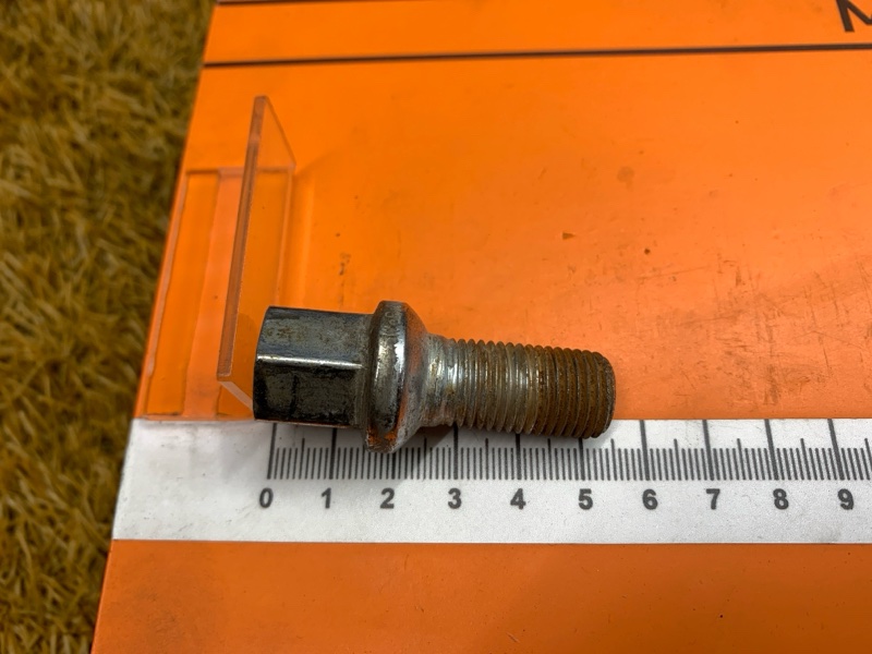 болт колесный, 2000 рублей, Красноярск