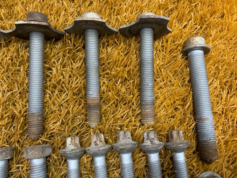 Болты и гайки задней подвески, 1000 рублей, Красноярск