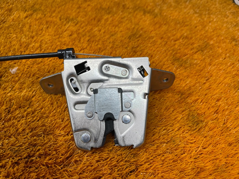 замок багажника, 10000 рублей, Красноярск