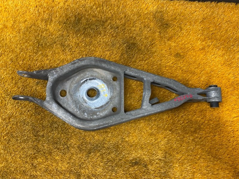 Рычаг подвески верхний, 1000 рублей, Красноярск