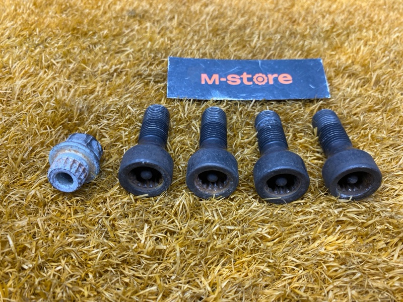 болт колесный(секретка), 2000 рублей, Красноярск