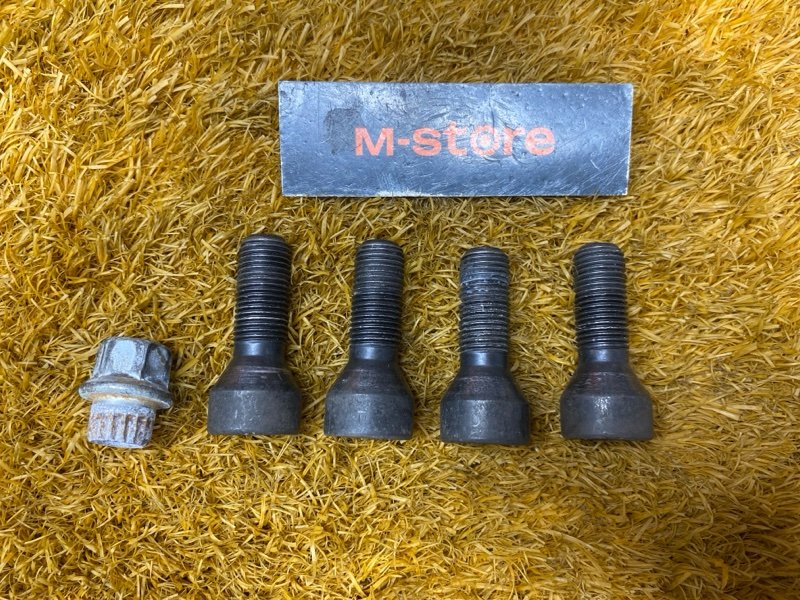 болт колесный(секретка), 2000 рублей, Красноярск