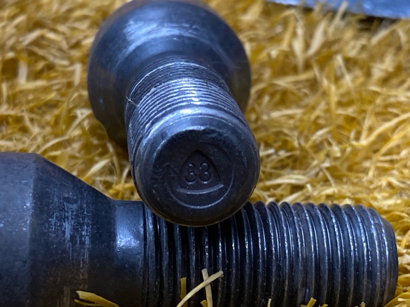 болт колесный(секретка), 2000 рублей, Красноярск