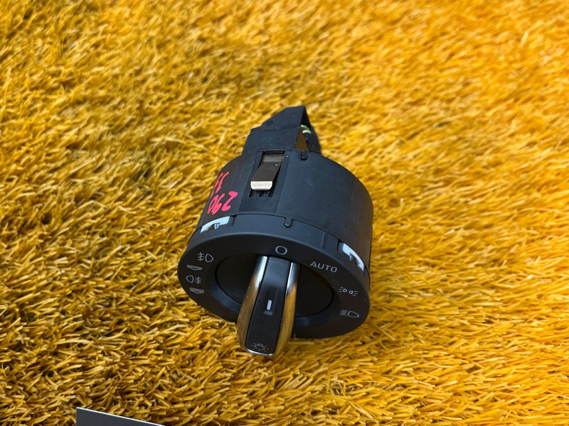 Переключатель света фар, 1000 рублей, Красноярск