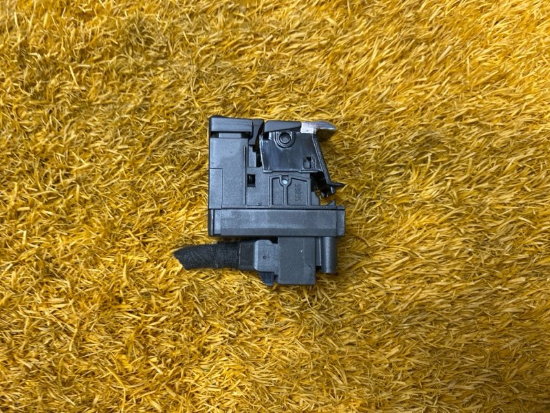 Кнопка стояночного тормоза, 500 рублей, Красноярск