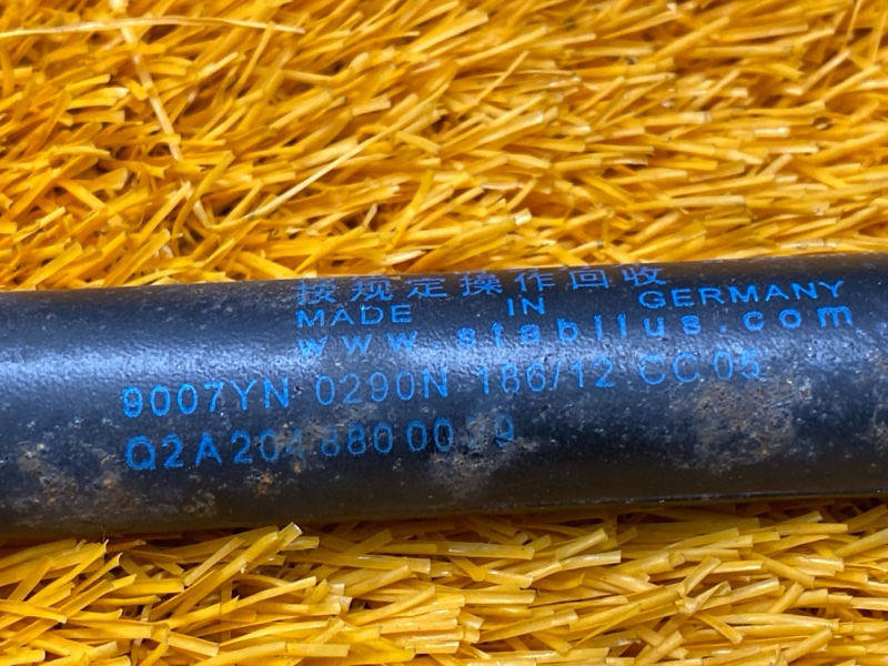 амортизатор капота, 900 рублей, Красноярск