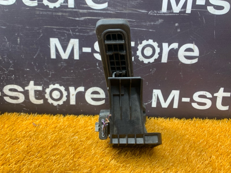 педаль газа, 2500 рублей, Красноярск