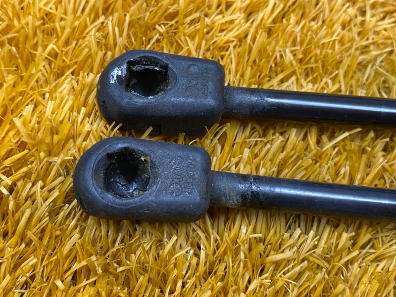 амортизатор капота, 1000 рублей, Красноярск