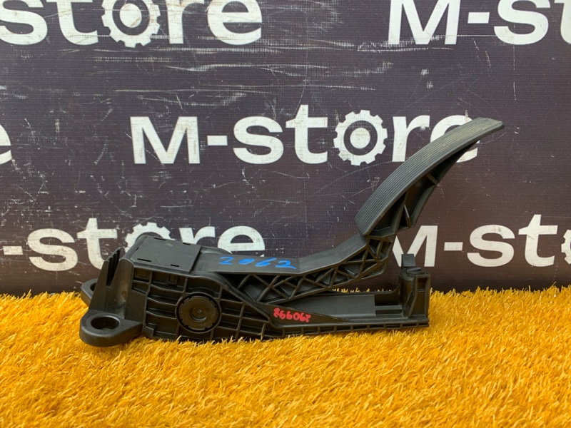 педаль газа, 1000 рублей, Красноярск