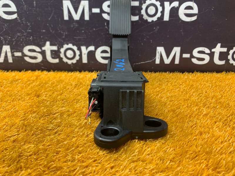 педаль газа, 1000 рублей, Красноярск