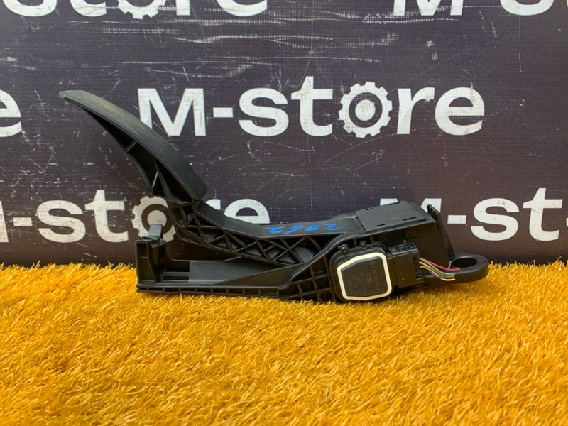 педаль газа, 1000 рублей, Красноярск