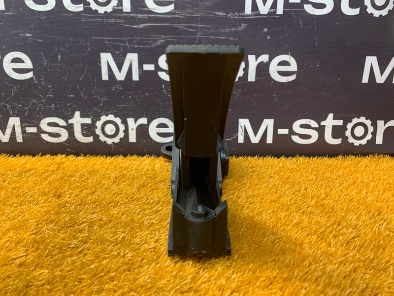 педаль газа, 1000 рублей, Красноярск