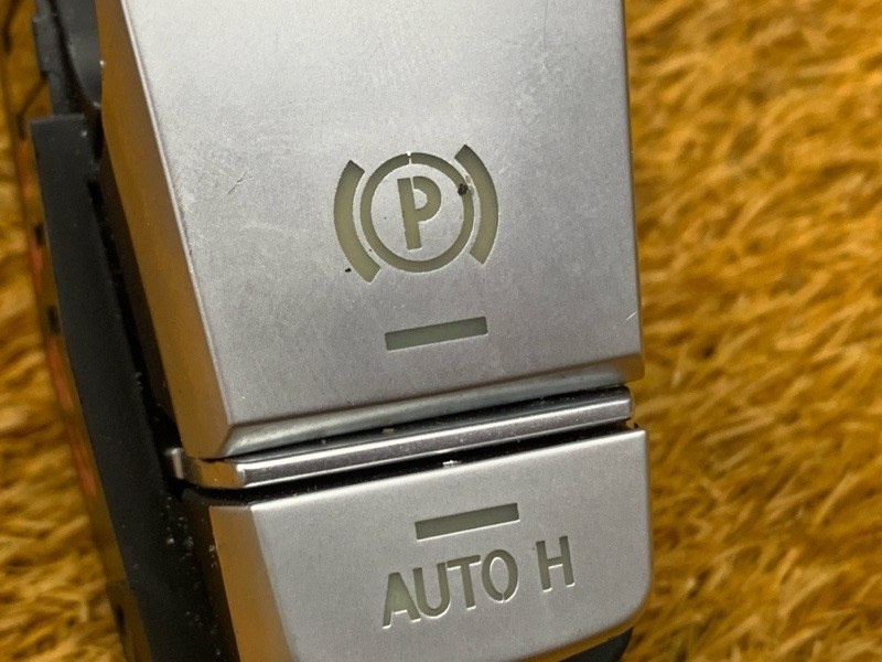 Кнопка стояночного тормоза, 500 рублей, Красноярск