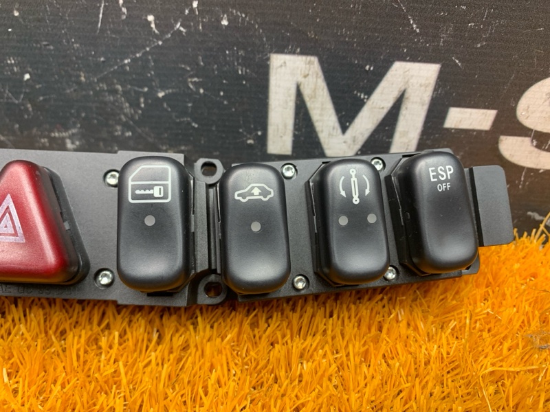 Блок кнопок центральной консоли, 1000 рублей, Красноярск