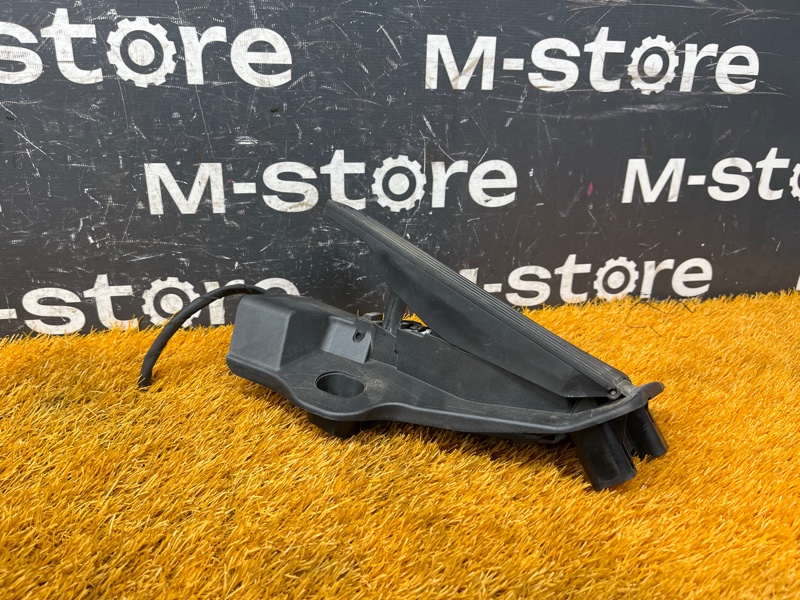 педаль газа, 1000 рублей, Красноярск